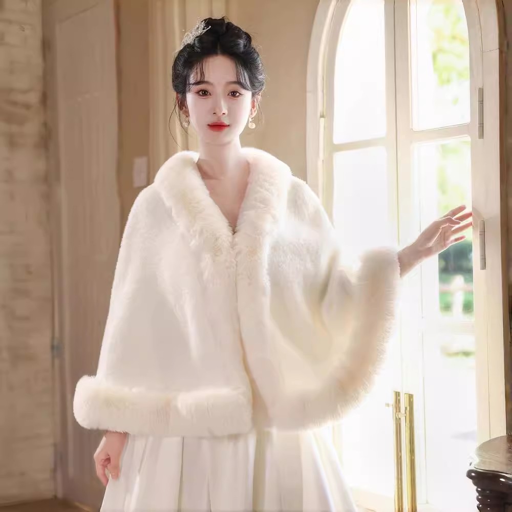 披肩婚礼新娘冬季结婚旗袍订婚斗篷婚纱外搭冬复古名媛高级感白色