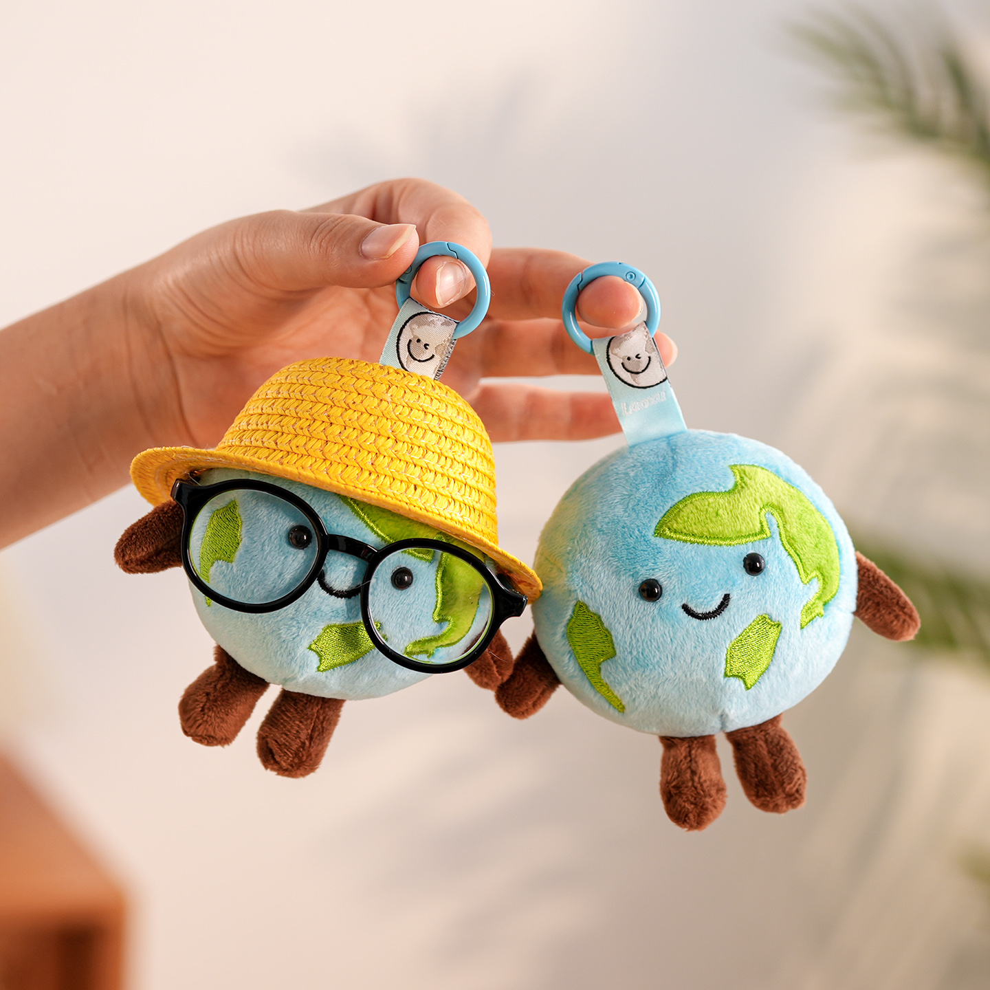 小地球科学家玩偶挂件公仔