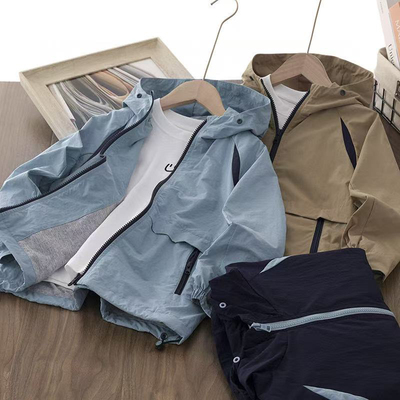 帅气宽松男大童冲锋衣外套2025新