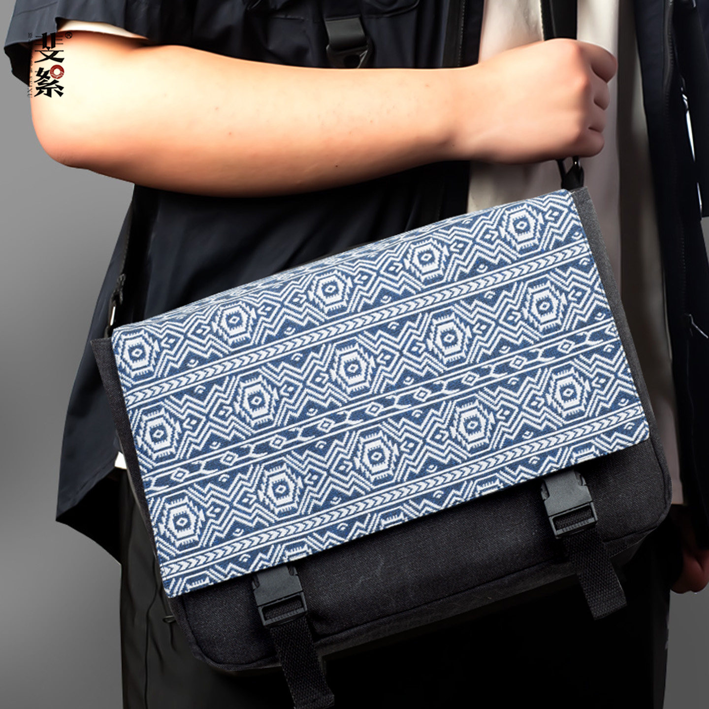 斐絮原创民族风花纹邮差包外出书包平板电脑包,箱包皮具/热销女包/男包,时尚帆布包,淘宝优惠券,粉丝福利购,淘宝优惠卷