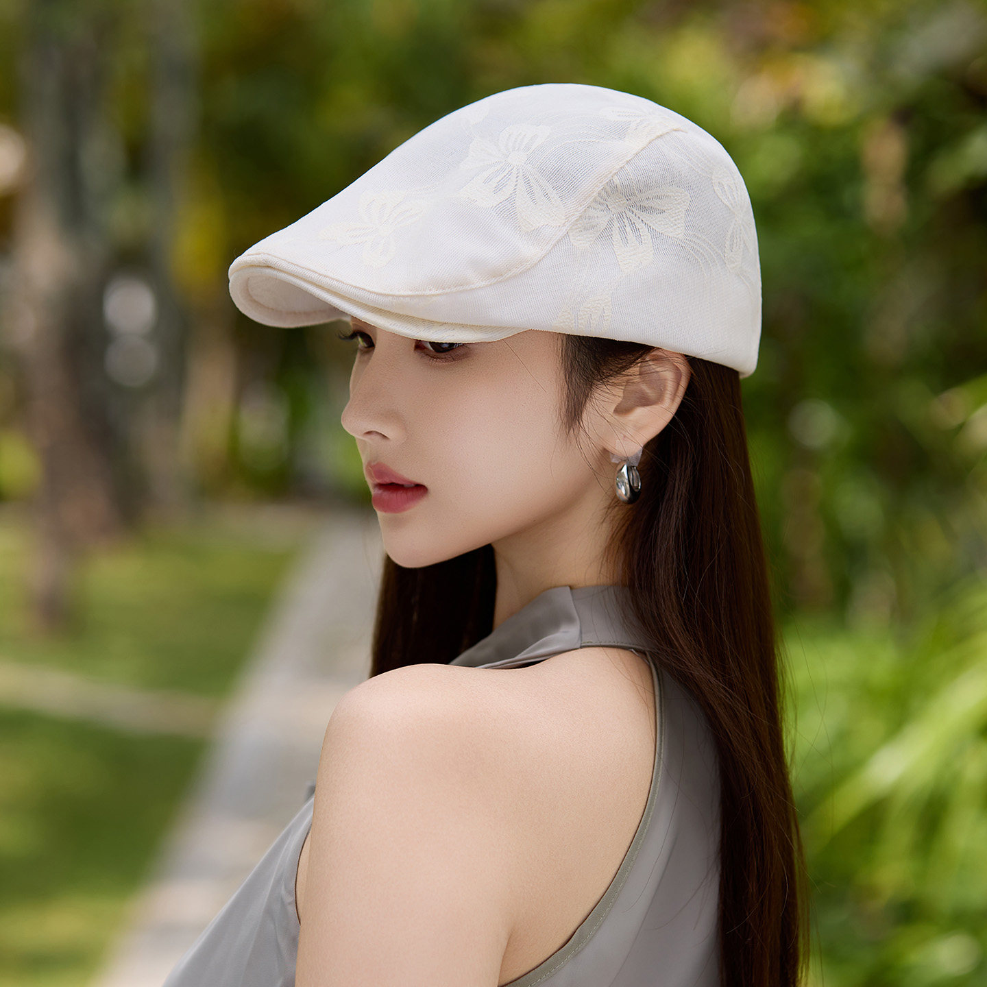 白色花朵刺绣前进帽女春夏季透气贝雷帽显脸小遮阳防晒报童画家帽