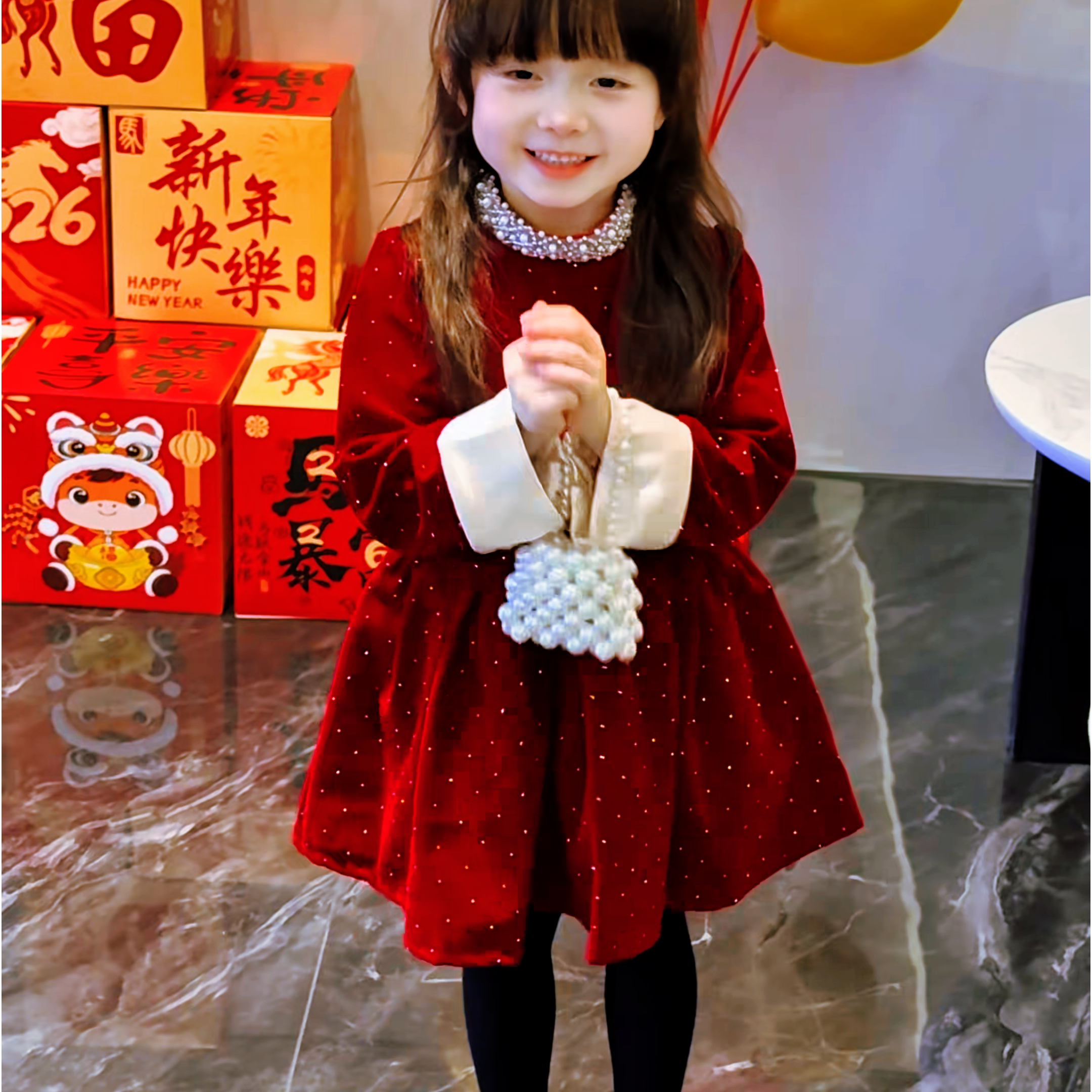 女童过年衣服多甜妈童装闪闪丝绒加绒连衣裙2026珍珠蓬蓬公主裙
