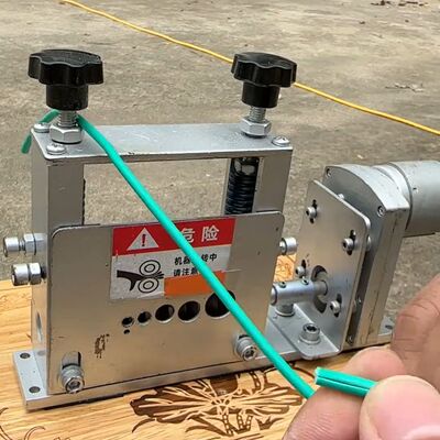 小型电动剥线机全自动废线去皮神器铜线电线剥皮机多功能扒线工具