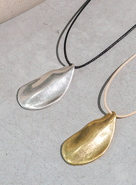 一枝橘复古哑光叶子项链