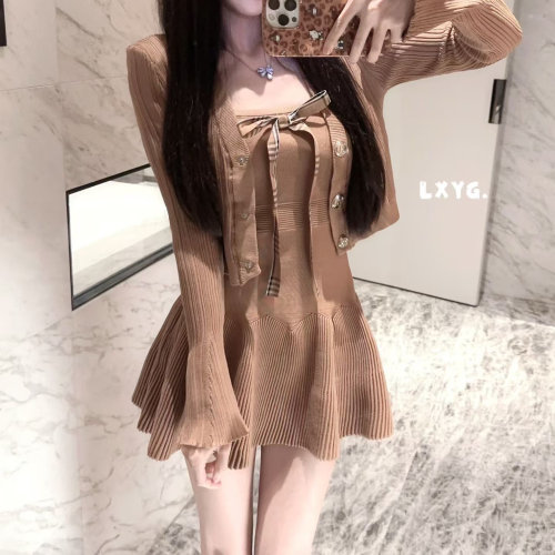 LXYG小香风格子蝴蝶结吊带抹胸蓬蓬连衣裙女长袖针织开衫外套装秋