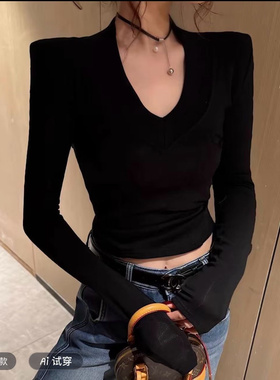 YUAN XI元熙8302加绒设计感垫肩V领收腰显瘦长袖T恤女秋冬打底衫