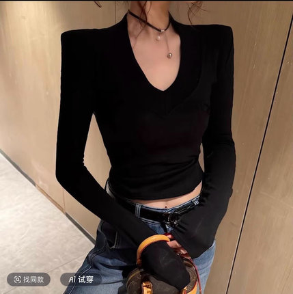 YUAN XI元熙8302加绒设计感垫肩V领收腰显瘦长袖T恤女秋冬打底衫