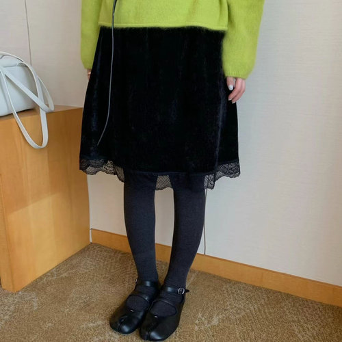 AT fashion秋冬黑色金丝绒蕾丝拼接半身裙女叠穿屁帘裙显瘦A字裙