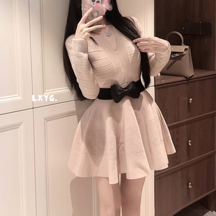 LXYG冬法式名媛V领蝴蝶结针织连衣裙女收腰显瘦晚宴打底蓬蓬短裙