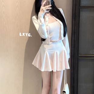 LXYG千金针织开衫上衣收腰U领背心短裙女名媛风两件套无袖连衣裙