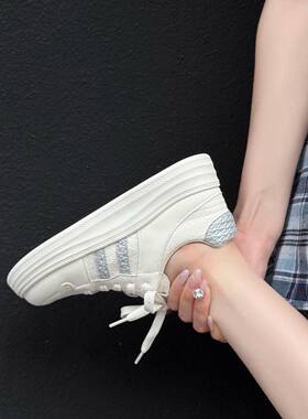 HM936 软底真皮小白鞋2026新款春秋舒适百搭平底运动板鞋大码女鞋
