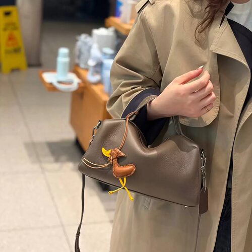 波士顿真皮手提包通勤斜挎枕头包