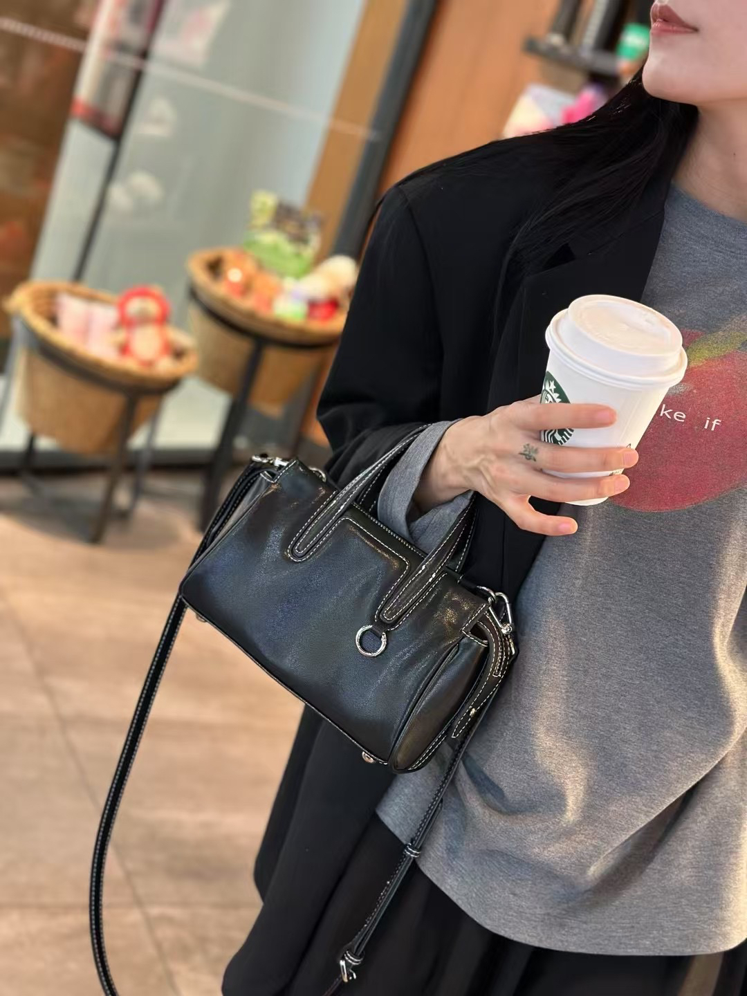 明星同款真皮托特包女2025新款秋冬轻奢高级感牛皮单肩斜挎包通勤