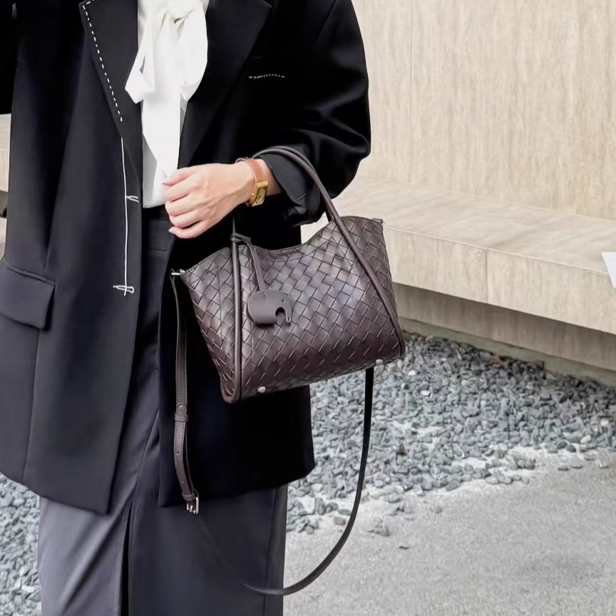 菜蓝子轻奢手提小托特包2025新款洋气编织女款上班通勤单肩斜挎包