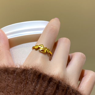 黄金色古法小马钱币戒指女小众设计2026本命年指环马上有钱开口戒