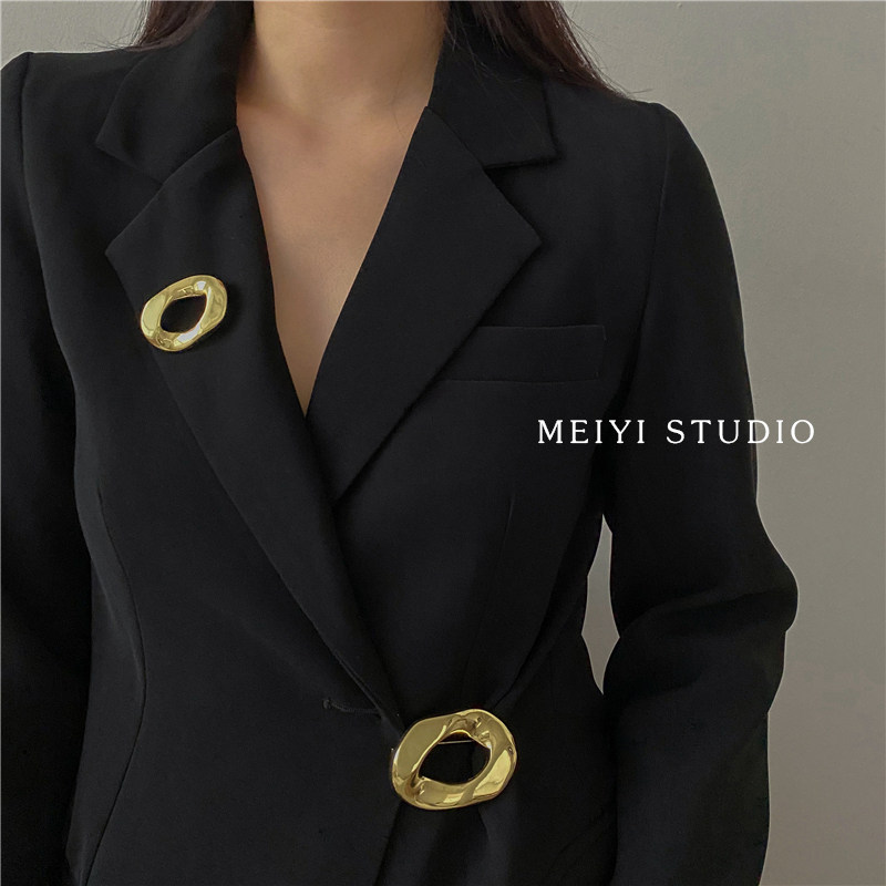 简约设计款小众金属冷淡风个性欧美时尚气质胸针女配饰防走光别针