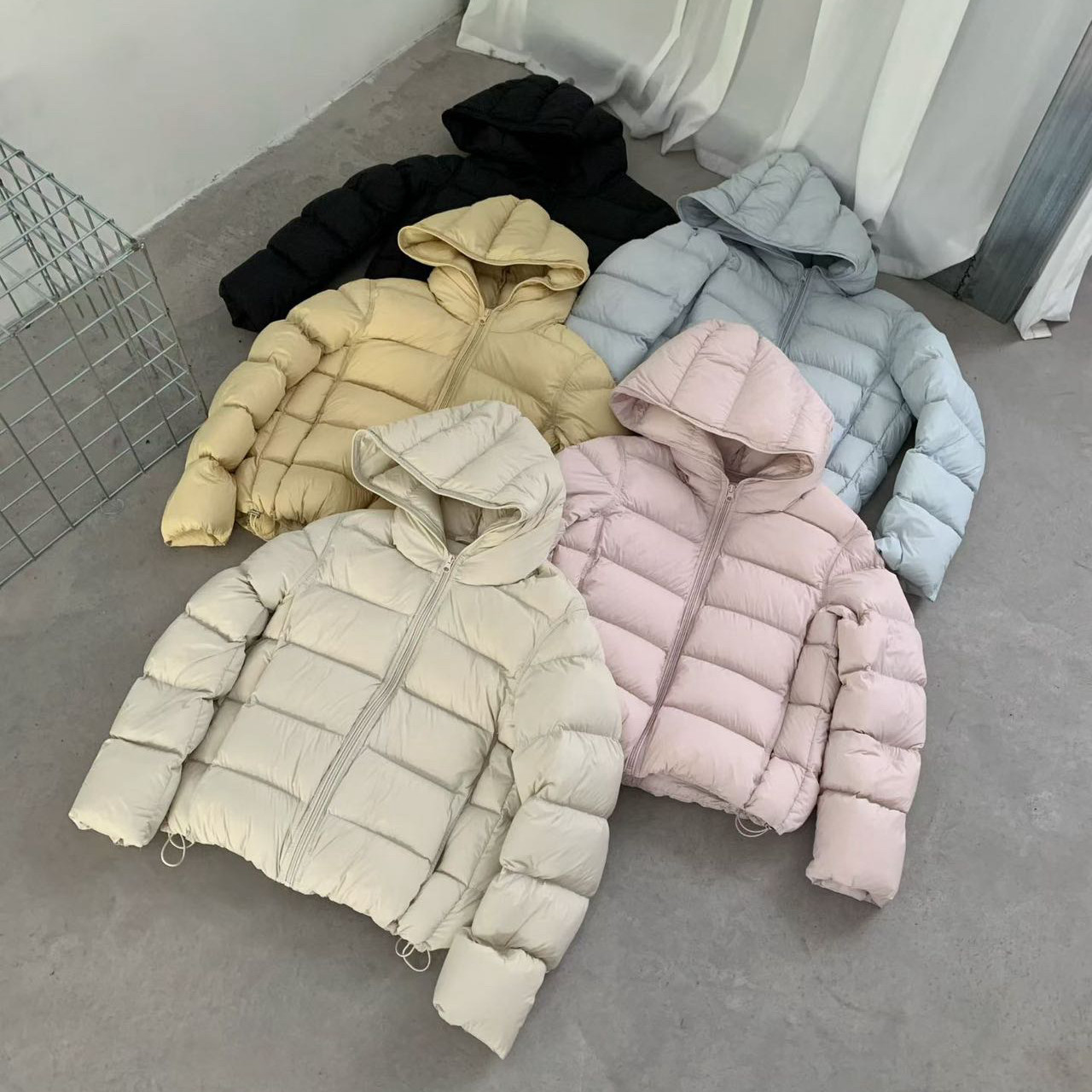 90白鸭绒连帽排骨羽绒服女短款加厚2026冬季新款超轻保暖羽绒外套