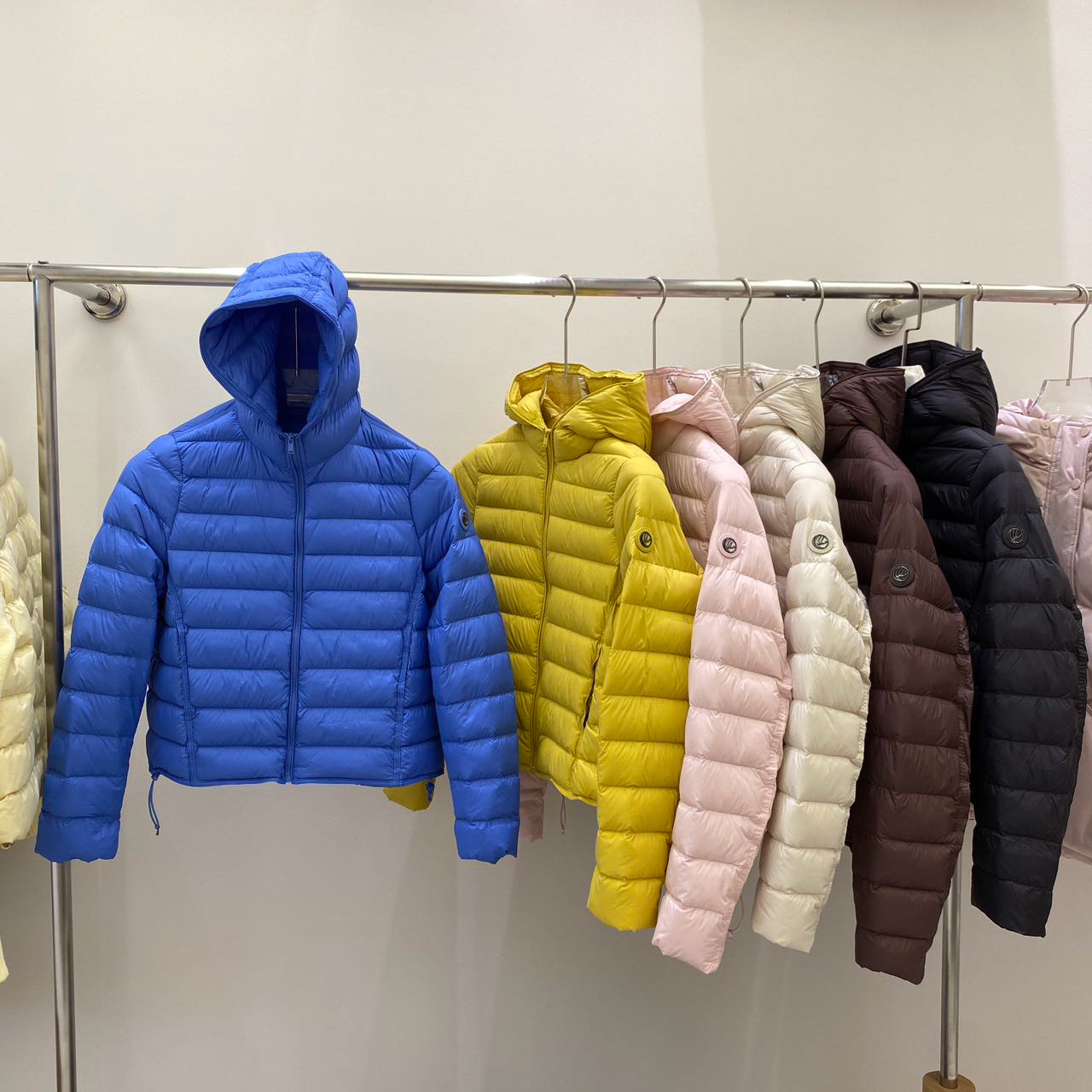 90绒韩版排骨连帽羽绒服女短款轻薄时尚宽松百搭保暖外套
