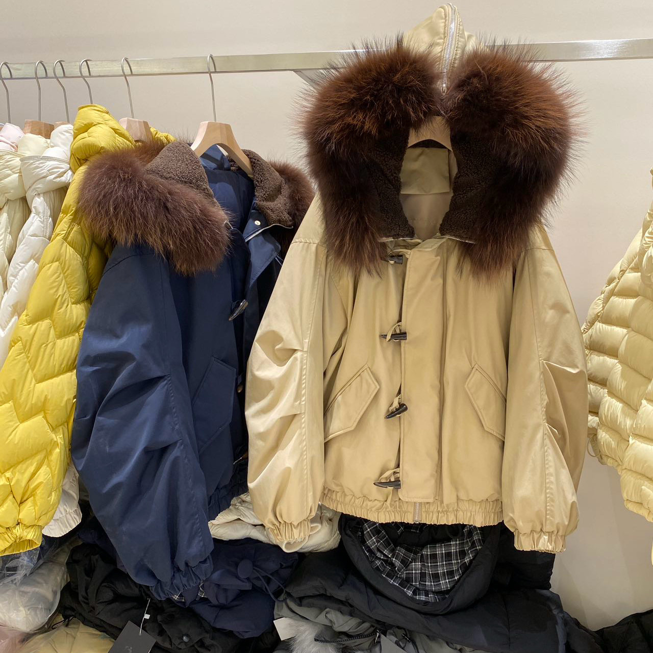 美式复古牛角扣羽绒服女短款2026新款貉子毛领白鸭绒派克冬季外套