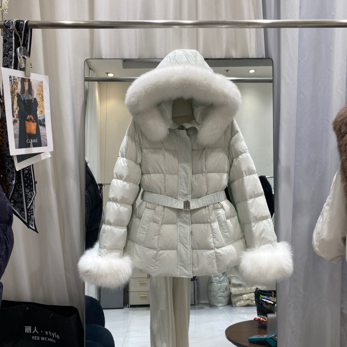 小女人2026大毛领收腰羽绒服女短款90白鸭绒保暖外套冬季时尚束腰