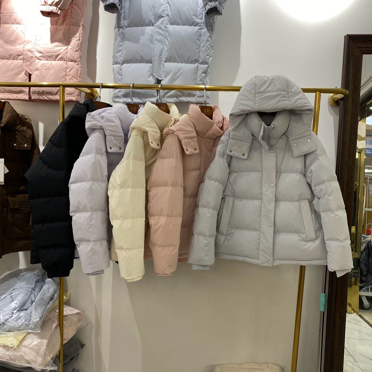 后背松紧收腰简约大气羽绒服女装韩版运动休闲加厚宽松冬外套