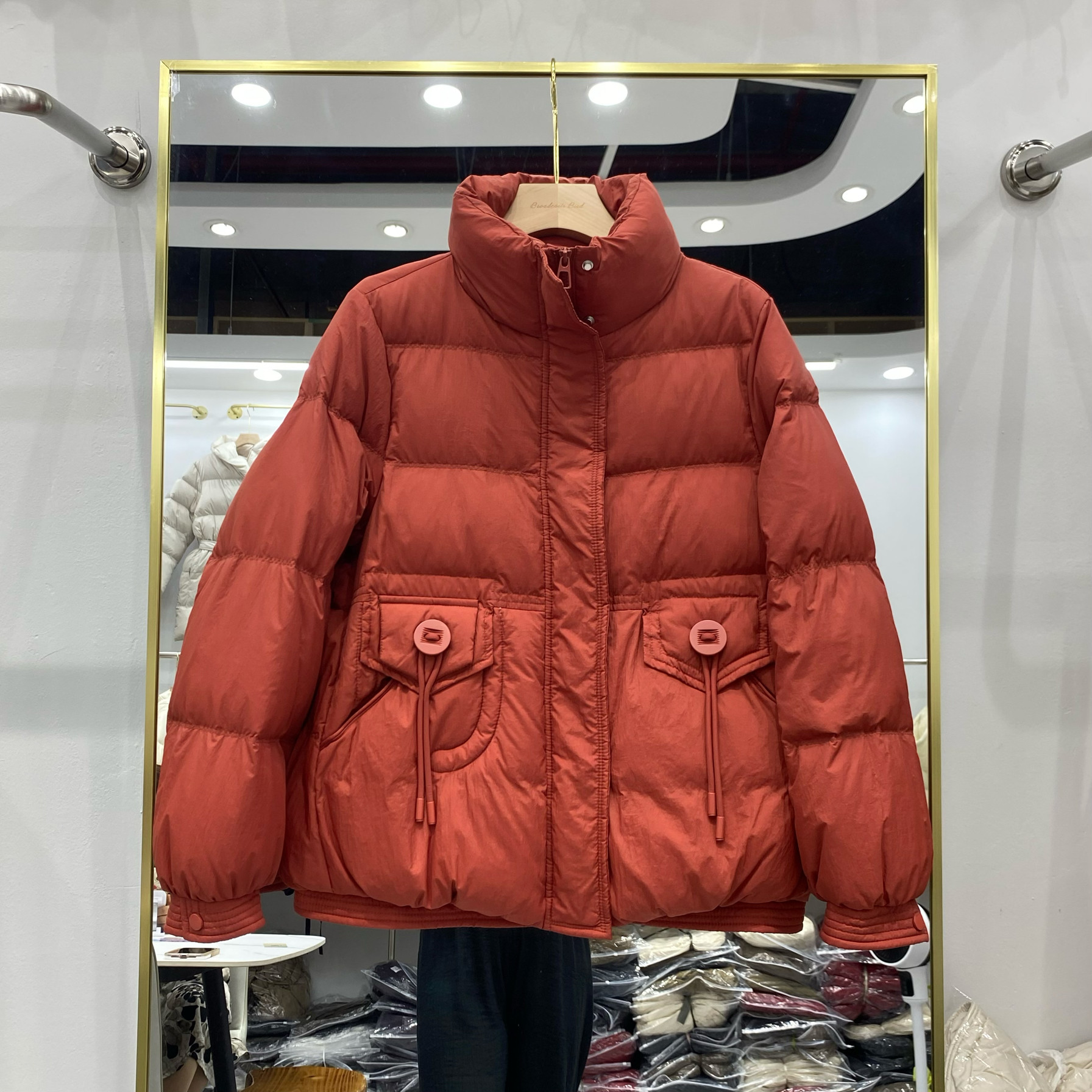 2024冬季新款羽绒服女装宽松显瘦短款立领妈妈红色白鸭绒保暖外套