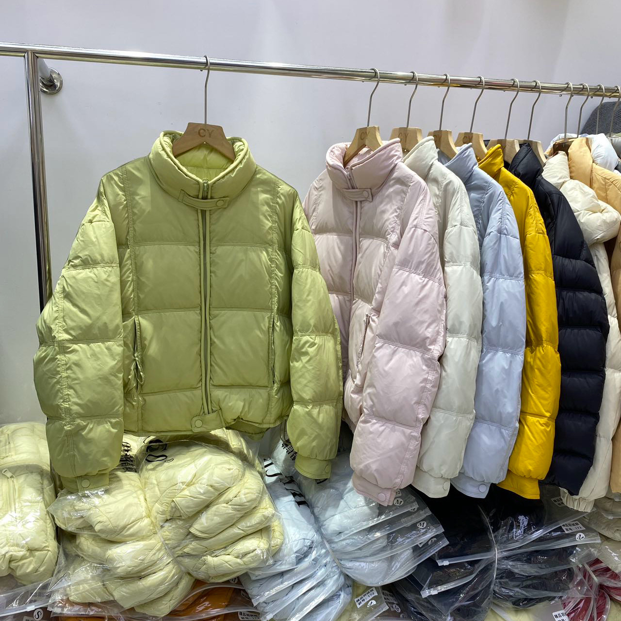 白鸭绒外套甜美立领保暖面包服女2026冬时尚百搭泡芙羽绒服夹克潮
