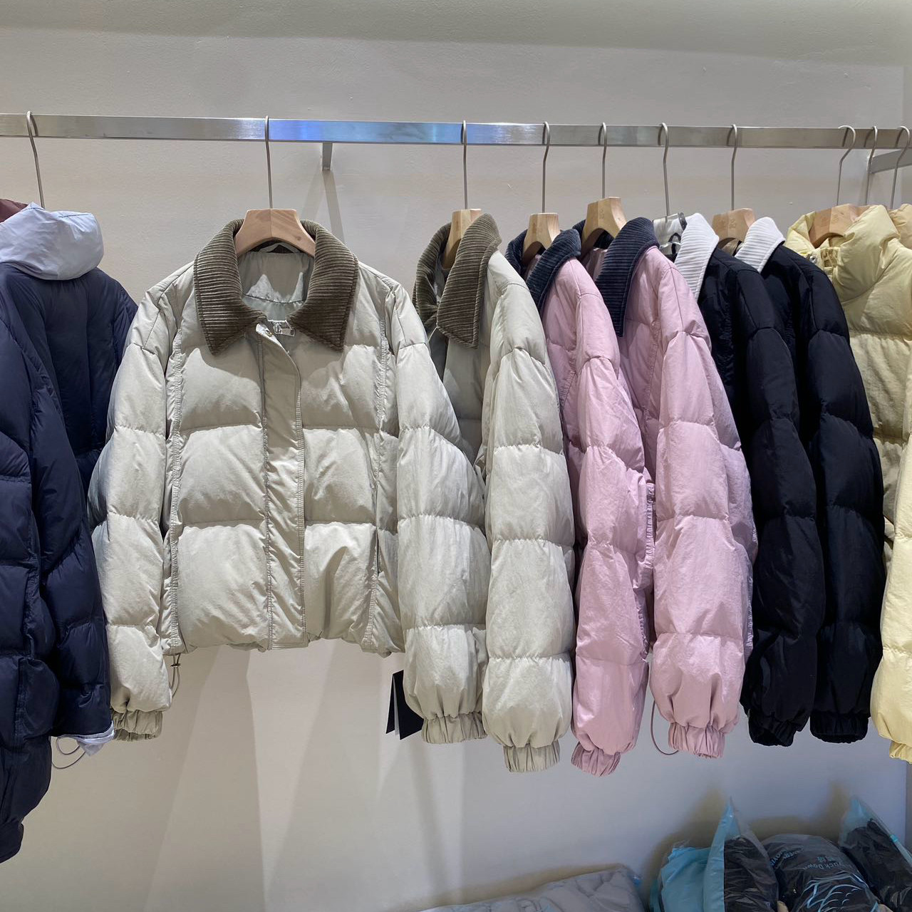 灯芯绒翻领羽绒服女短款2026新款韩版宽松时尚小个子冬季加厚外套