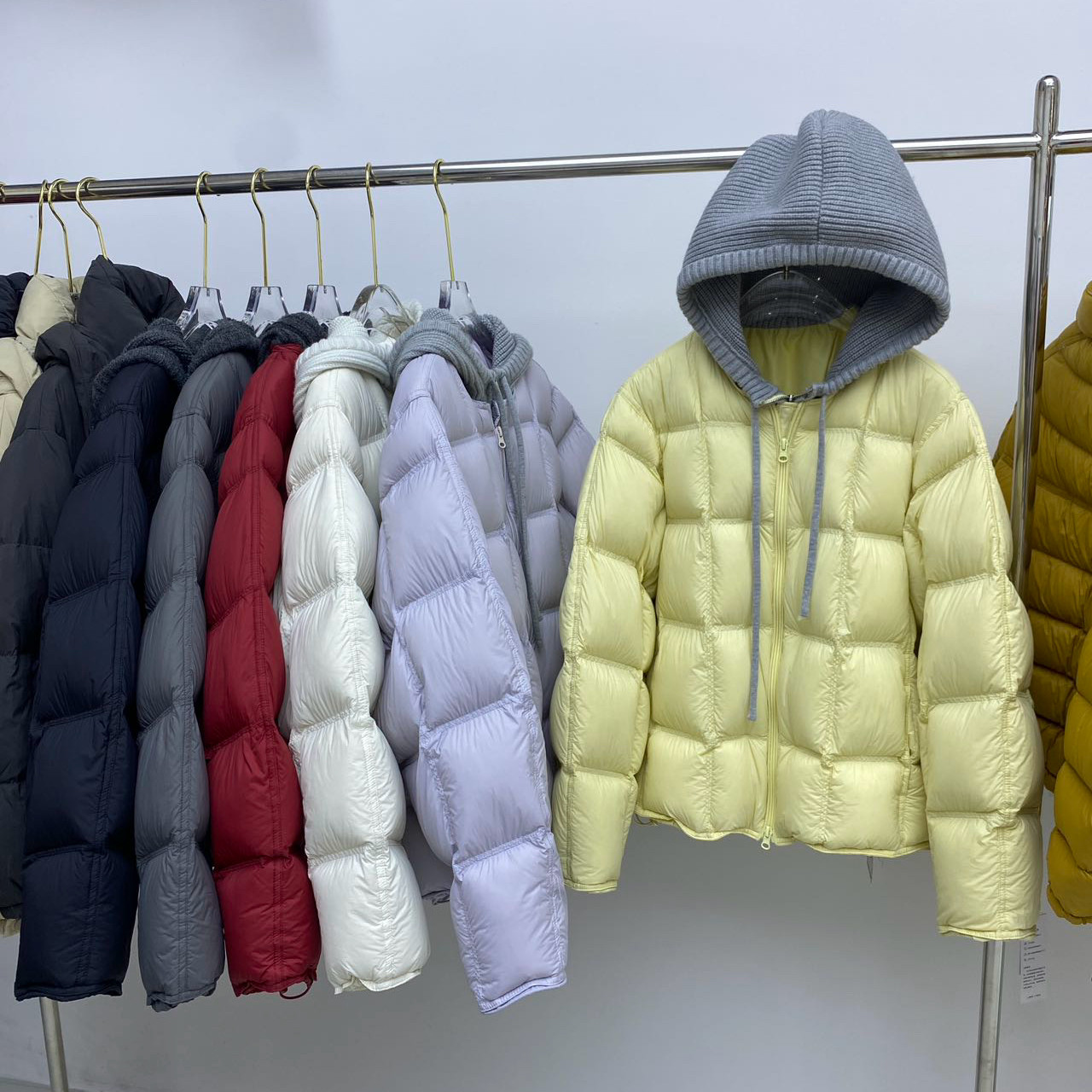 90白鸭绒羽绒服女短款连帽拼接针织帽泡芙简约韩系保暖新外套