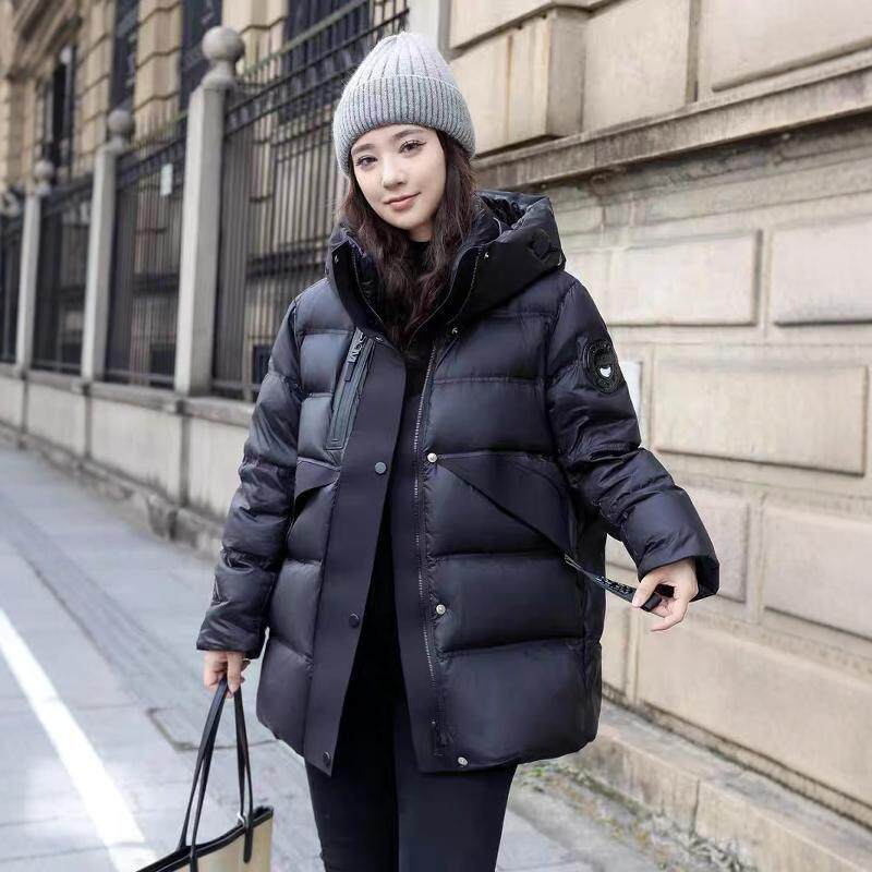 2025新款黑钻羽绒服女高端短款宽松加厚连帽大牌白鸭绒冬季面包服
