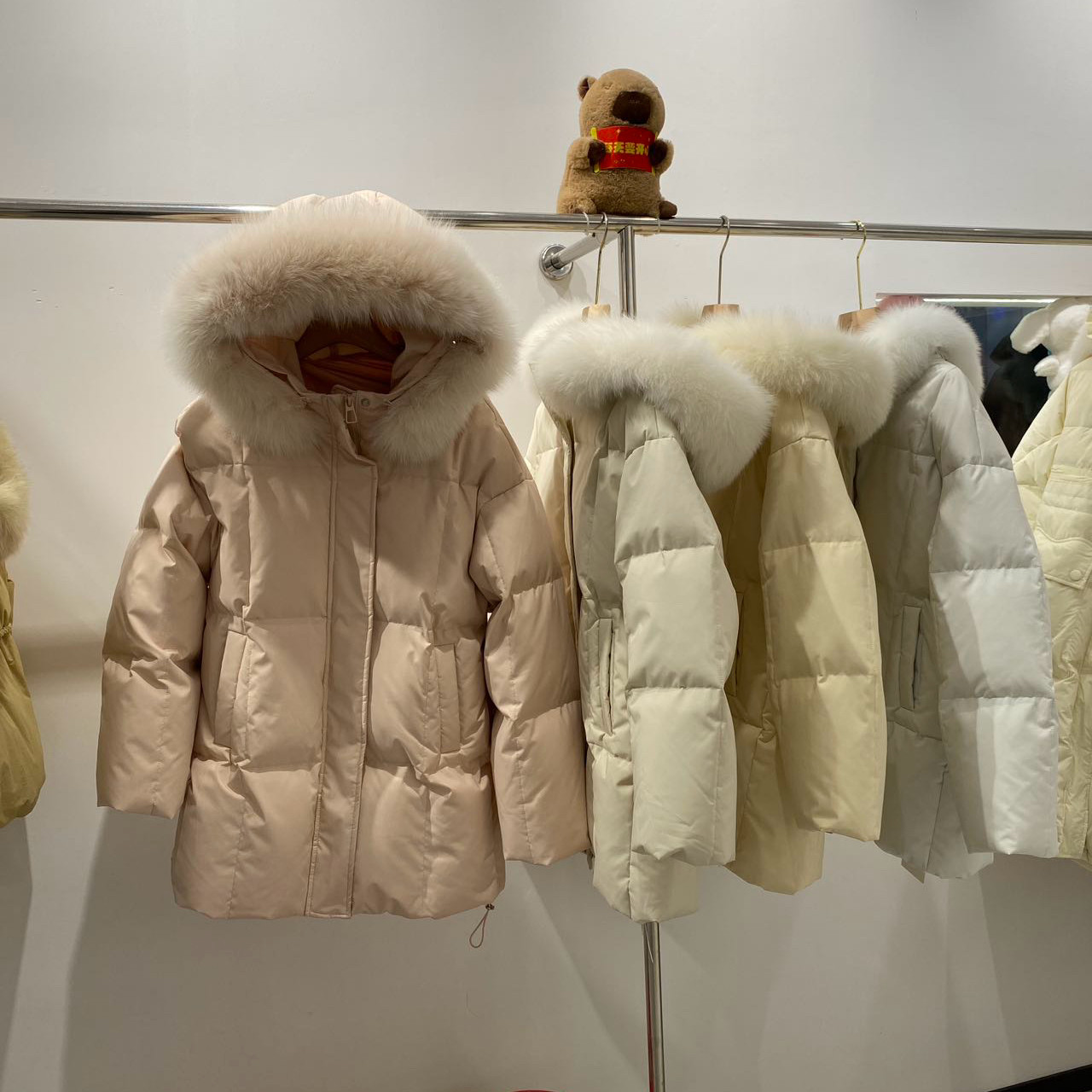 大毛领羽绒服女中长款2026冬季新款连帽加厚宽松大码白鸭绒外套潮