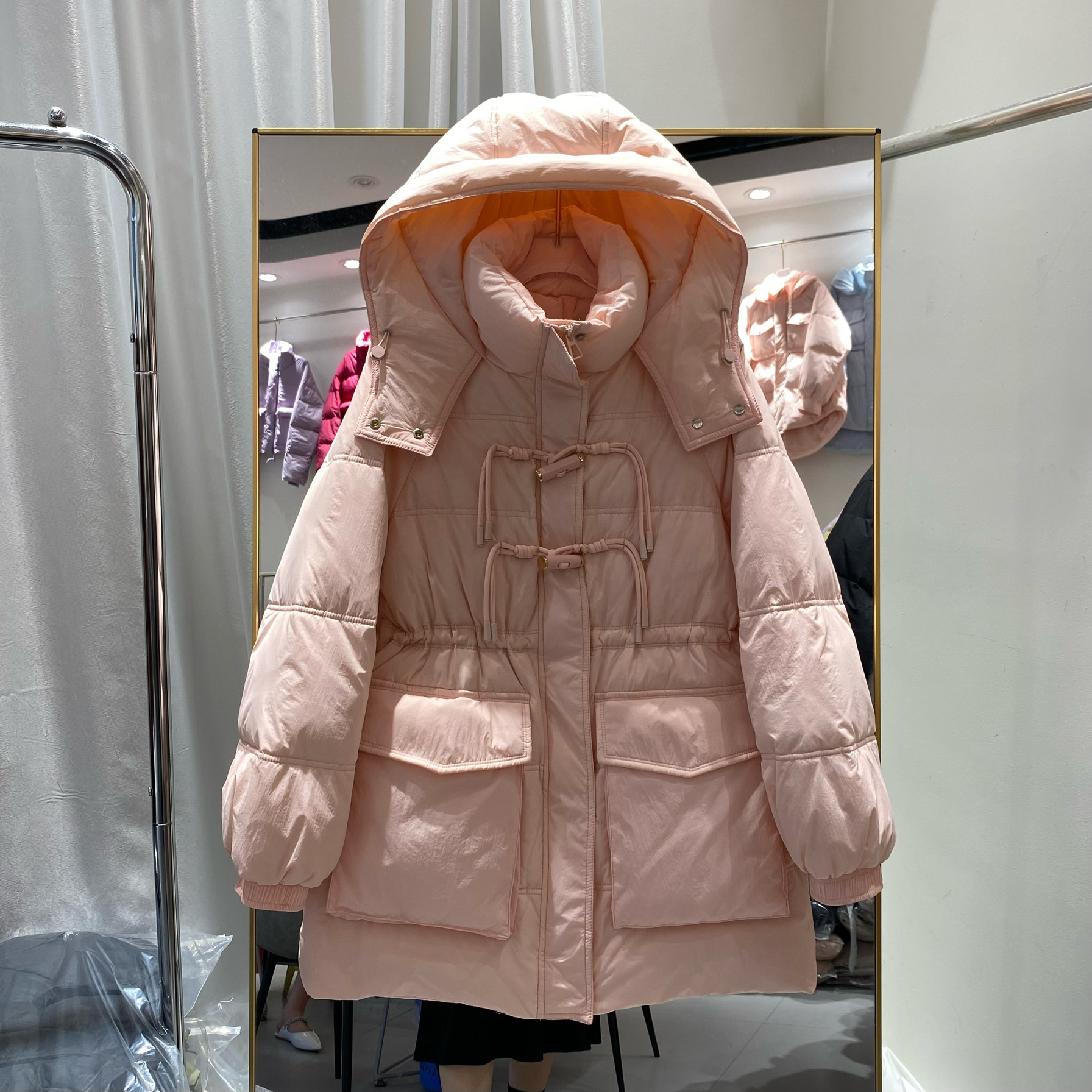 中长牛角扣羽绒服女冬季2024新款