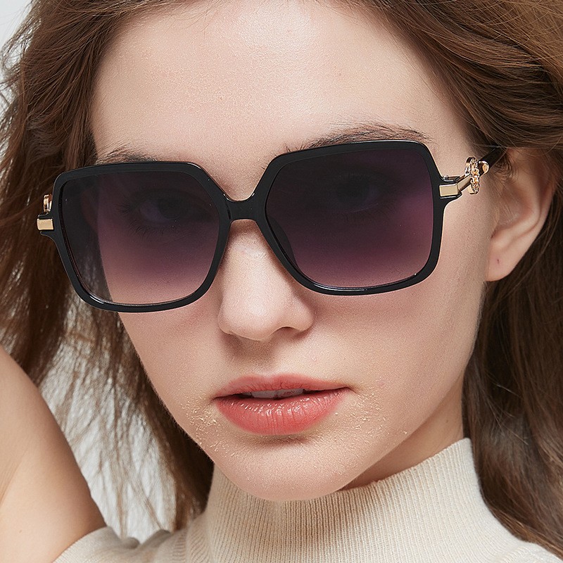 2025新款韩系大框墨镜女高级感紫外线大脸显瘦潮流太阳镜跨境