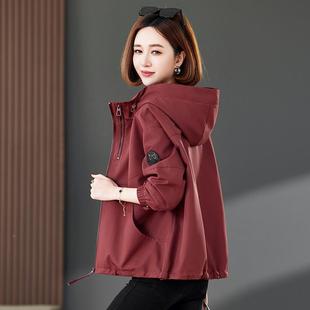 外套女春秋休闲尚百个搭新款 妈妈时短洋气冲ZLIANG25锋上衣小子款