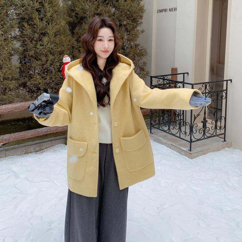 新B100-867黄色甜美减龄加连帽巨好看呢子大衣女冬款小毛个子厚宽