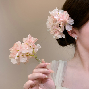 春季浪漫粉色花朵发簪女新中式国风氛围感发钗度假头饰头花发饰