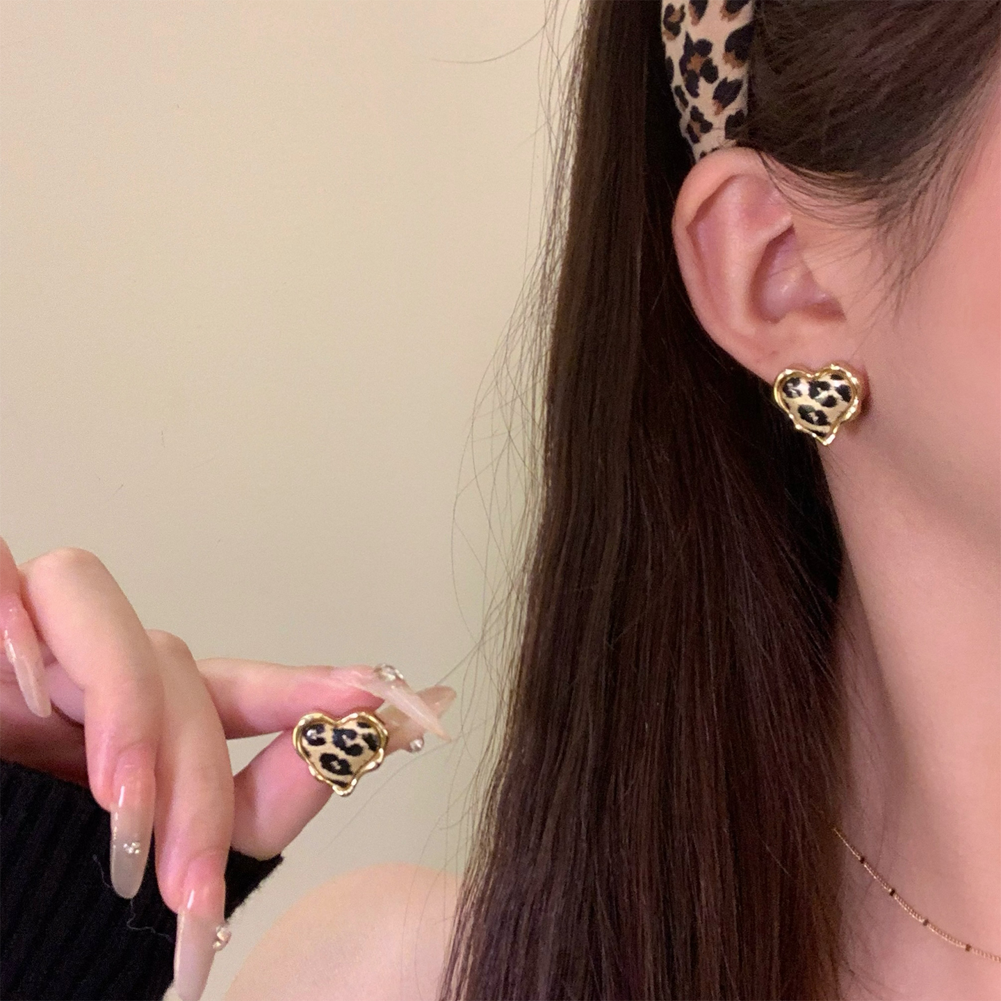洛可甜妮豹纹爱心耳钉
