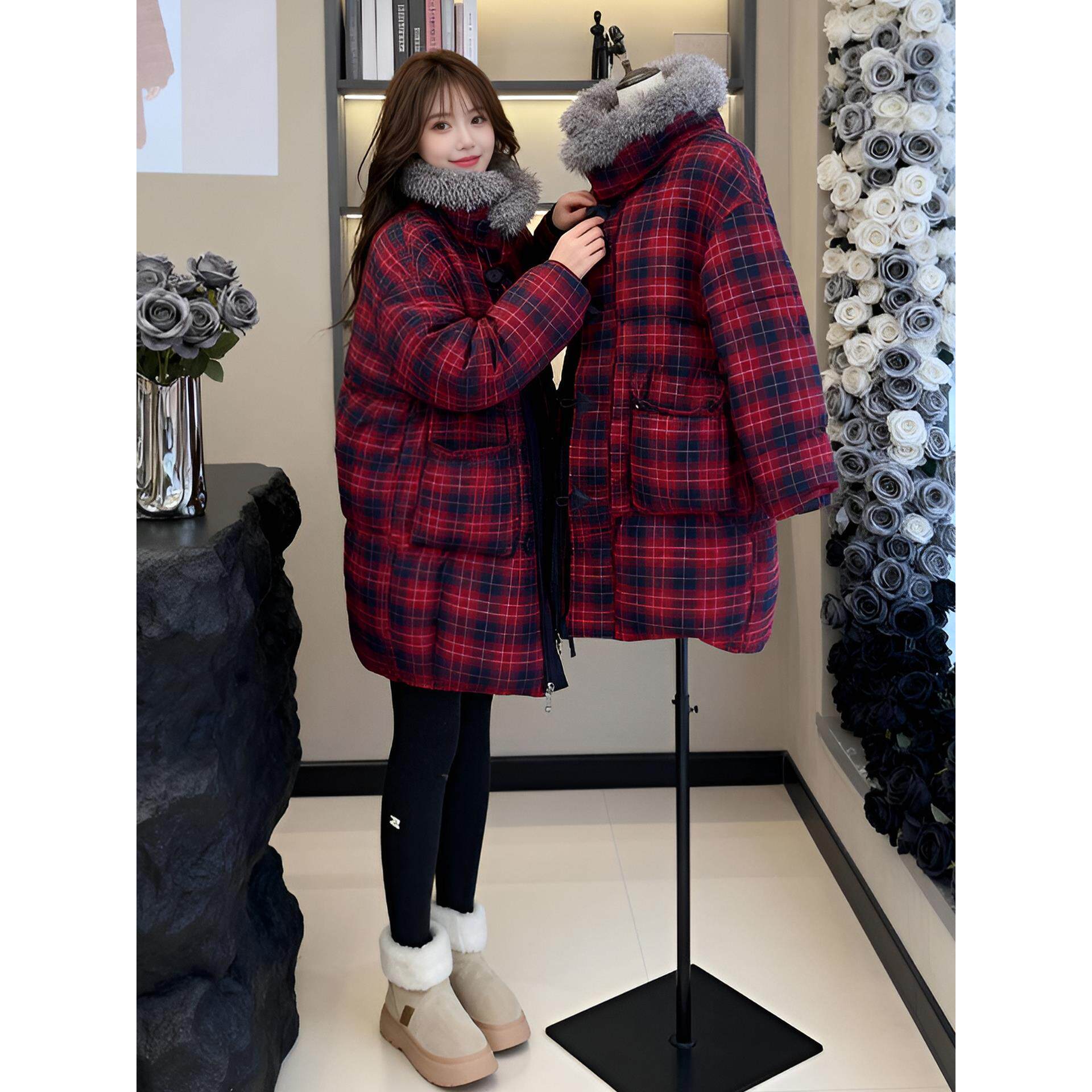 时尚格纹两面穿毛毛领棉服女2025冬季新款中长款宽松加厚保暖外套