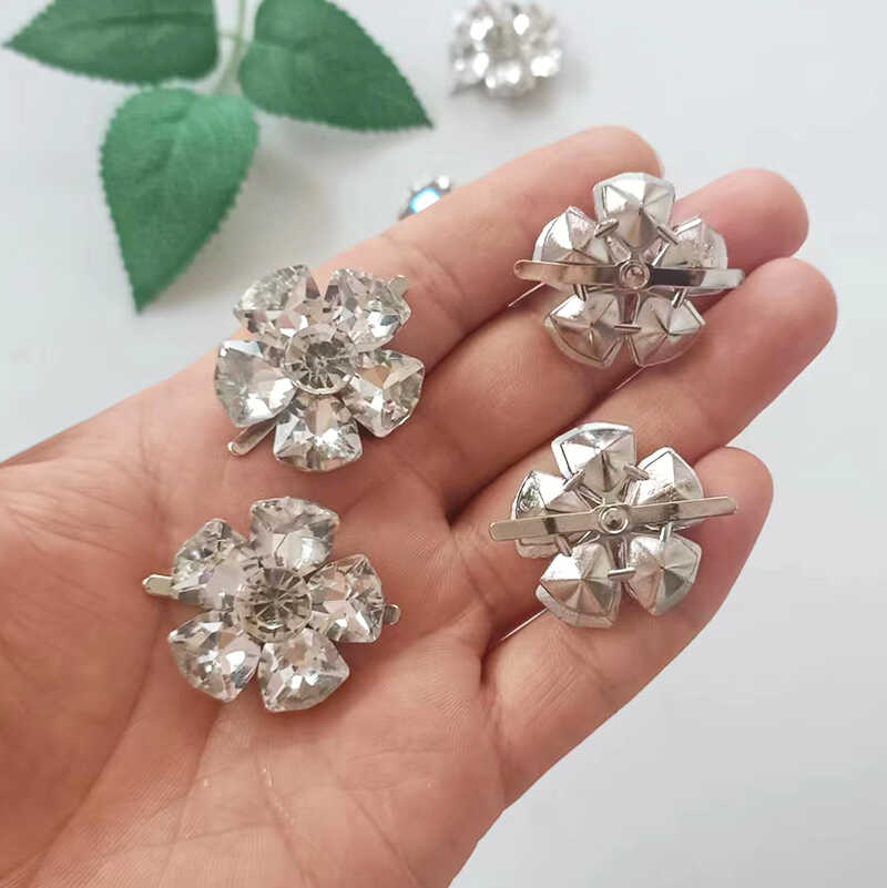 新款立体钻石夹趾花朵装饰鞋配饰