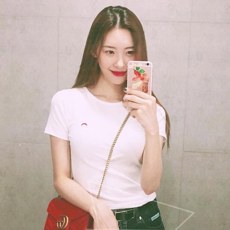 香港潮牌刺绣月亮T恤女短袖圆领上衣打底衫黑色百搭修身夏季ins