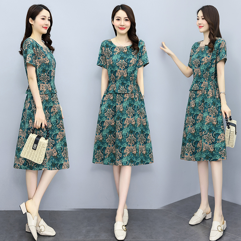2023夏季新款女装25至30到35岁韩版短袖修身显瘦中长款少妇连衣裙-封面