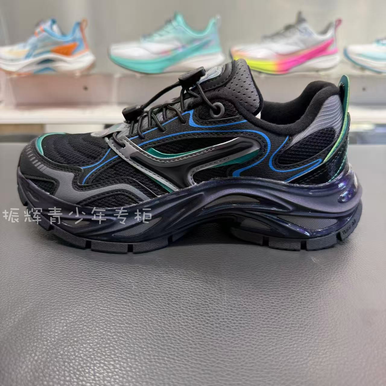 2025冬款李宁男童复古时尚跑步鞋 儿童奕辉防滑回弹运动鞋YKCV156