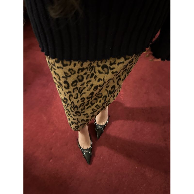 夏媛原创 巴黎左岸  2025冬季新款修身显瘦时髦百搭包臀裙直筒裙