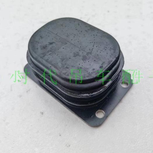 XCT20后桥缓冲块减震垫辅助块橡胶减震块减震器25KC徐工吊车配件