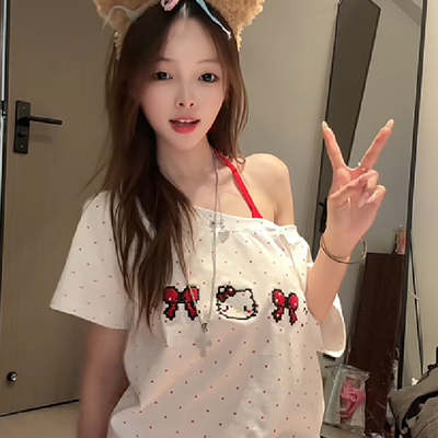 辣妹斜肩猫咪波点短袖露肩T恤女