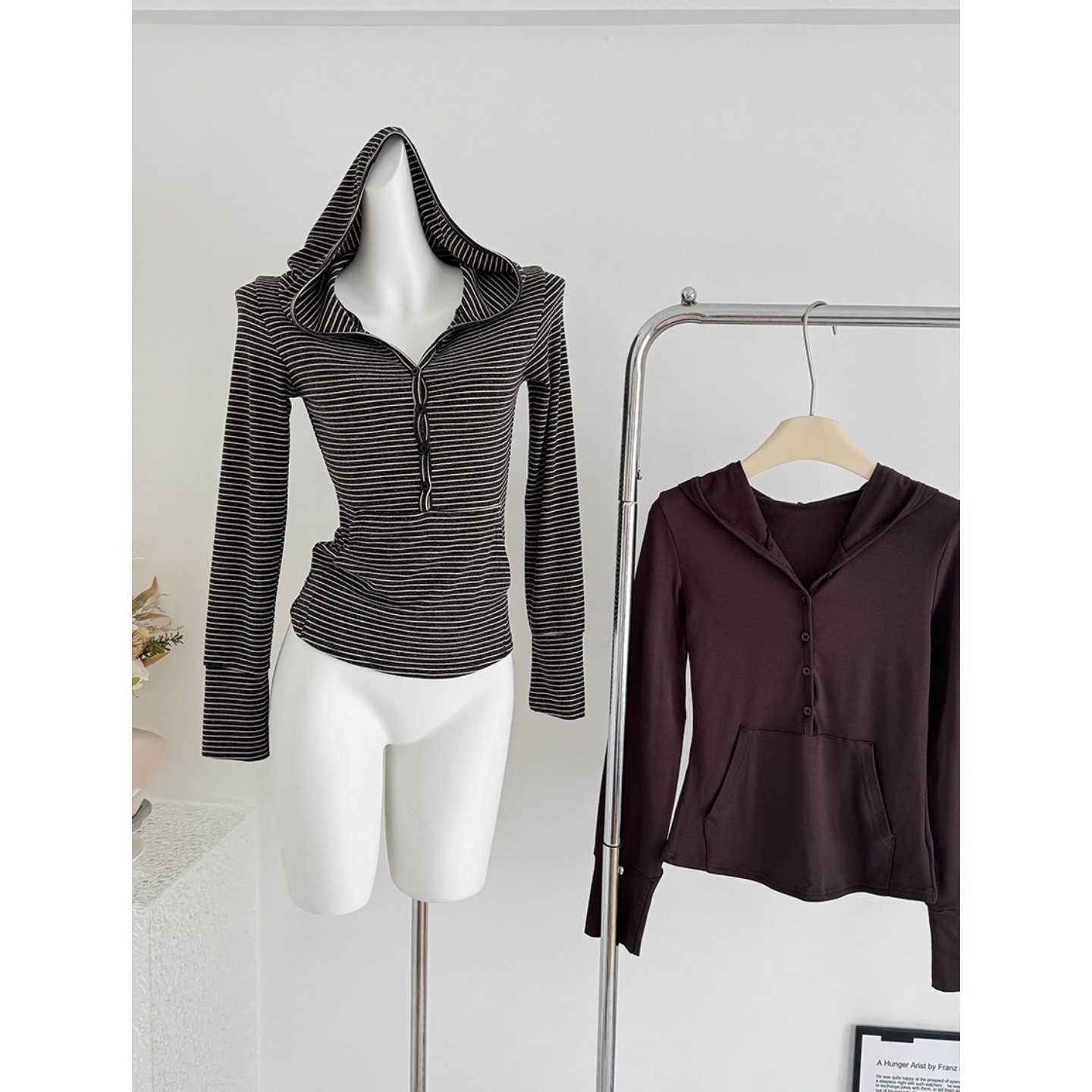 气质休闲纯色半开领连帽长袖T恤