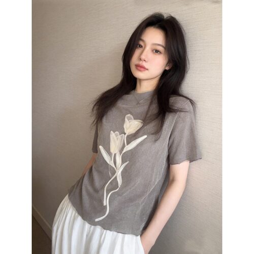 韩系穿搭花朵设计感短袖T恤女装