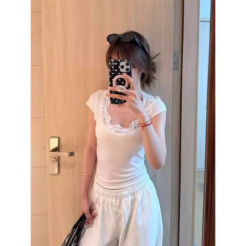 纯欲风蕾丝拼接U领辣妹短袖T恤女