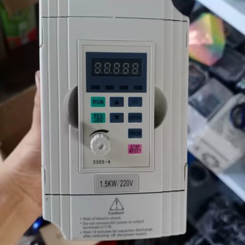 售前询价变频器SW330S。SW0015M1。功能正常。成色如图。便