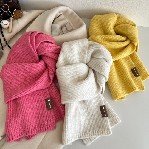 软糯奶油色含羊毛围巾针织纯色